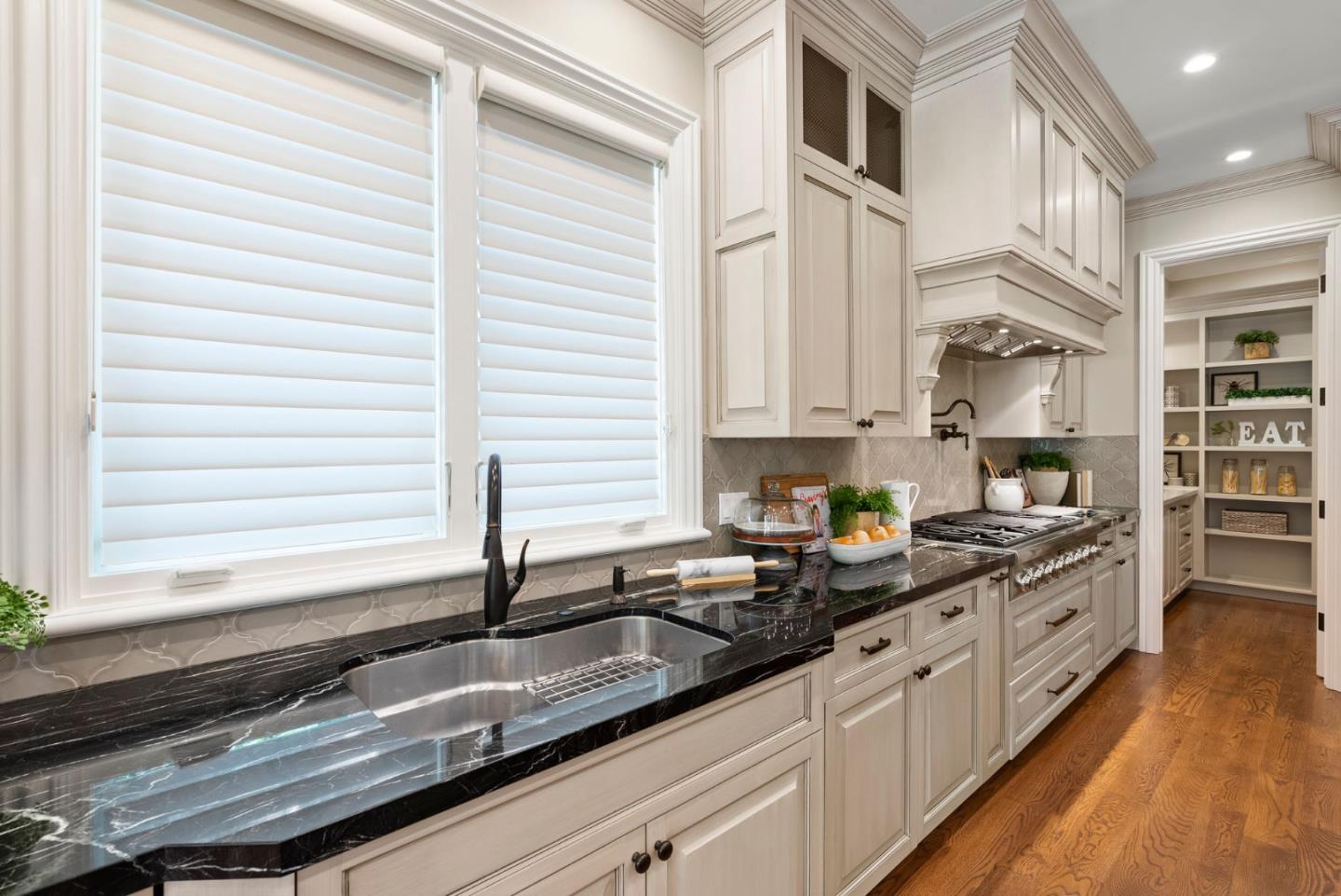 Detail Gallery Image 12 of 38 For 36 Clark Dr, San Mateo,  CA 94401 - 4 Beds | 4/1 Baths