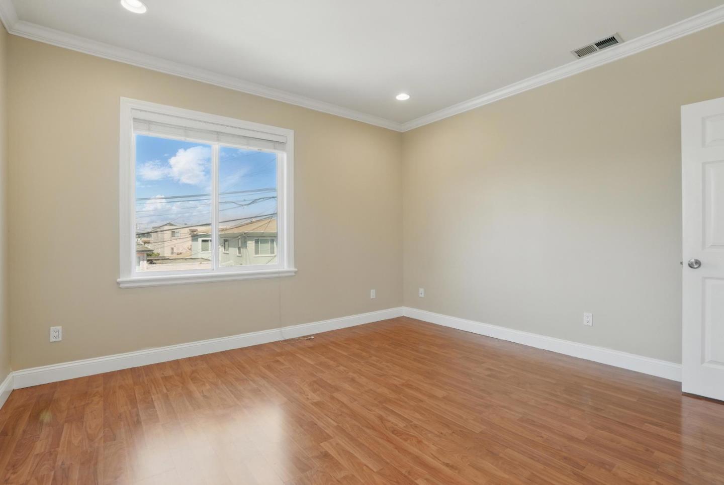 Detail Gallery Image 13 of 23 For 63 Werner Ave, Daly City,  CA 94014 - 5 Beds | 5 Baths