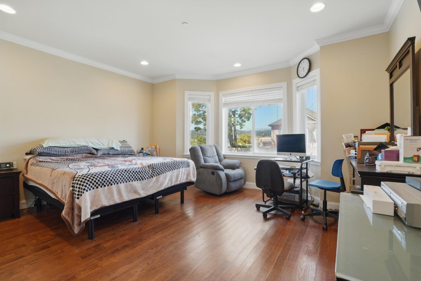 Detail Gallery Image 7 of 23 For 63 Werner Ave, Daly City,  CA 94014 - 5 Beds | 5 Baths