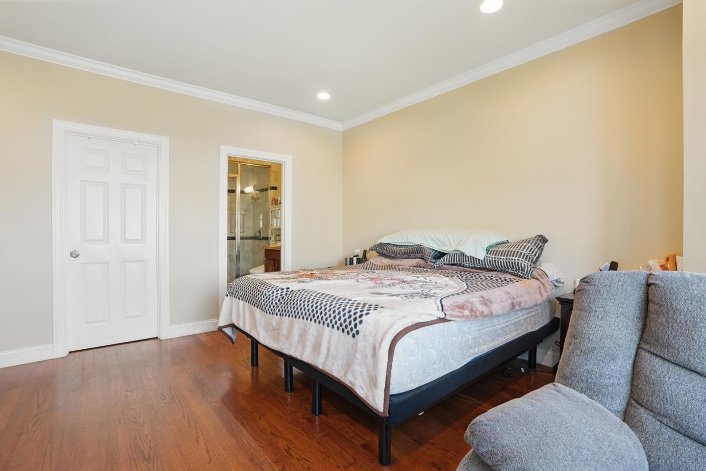 Detail Gallery Image 8 of 23 For 63 Werner Ave, Daly City,  CA 94014 - 5 Beds | 5 Baths