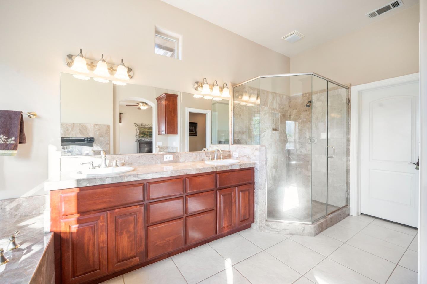 Detail Gallery Image 17 of 56 For 5500 Rio Cascada, Greenwood,  CA 95635 - 4 Beds | 4 Baths