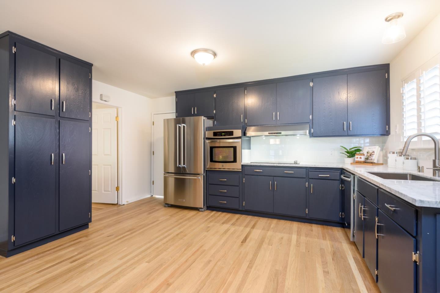 Detail Gallery Image 4 of 19 For 1483 Fields Dr, San Jose,  CA 95129 - 3 Beds | 2 Baths