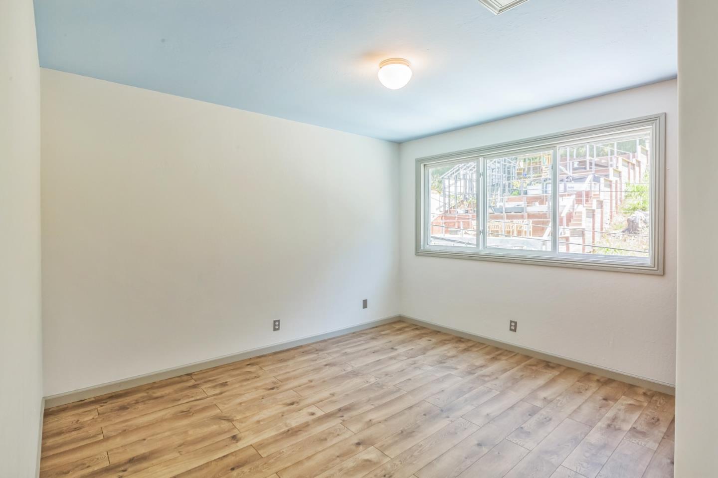 Detail Gallery Image 19 of 39 For 1121 Skyline Dr, Daly City,  CA 94015 - 3 Beds | 1/1 Baths