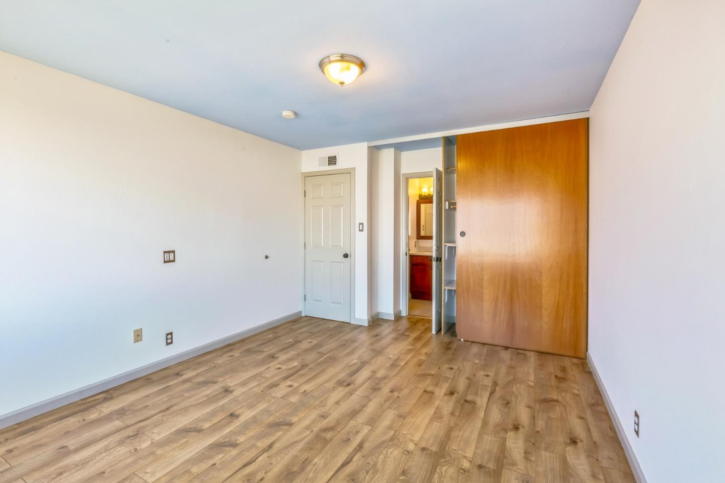 Detail Gallery Image 22 of 39 For 1121 Skyline Dr, Daly City,  CA 94015 - 3 Beds | 1/1 Baths