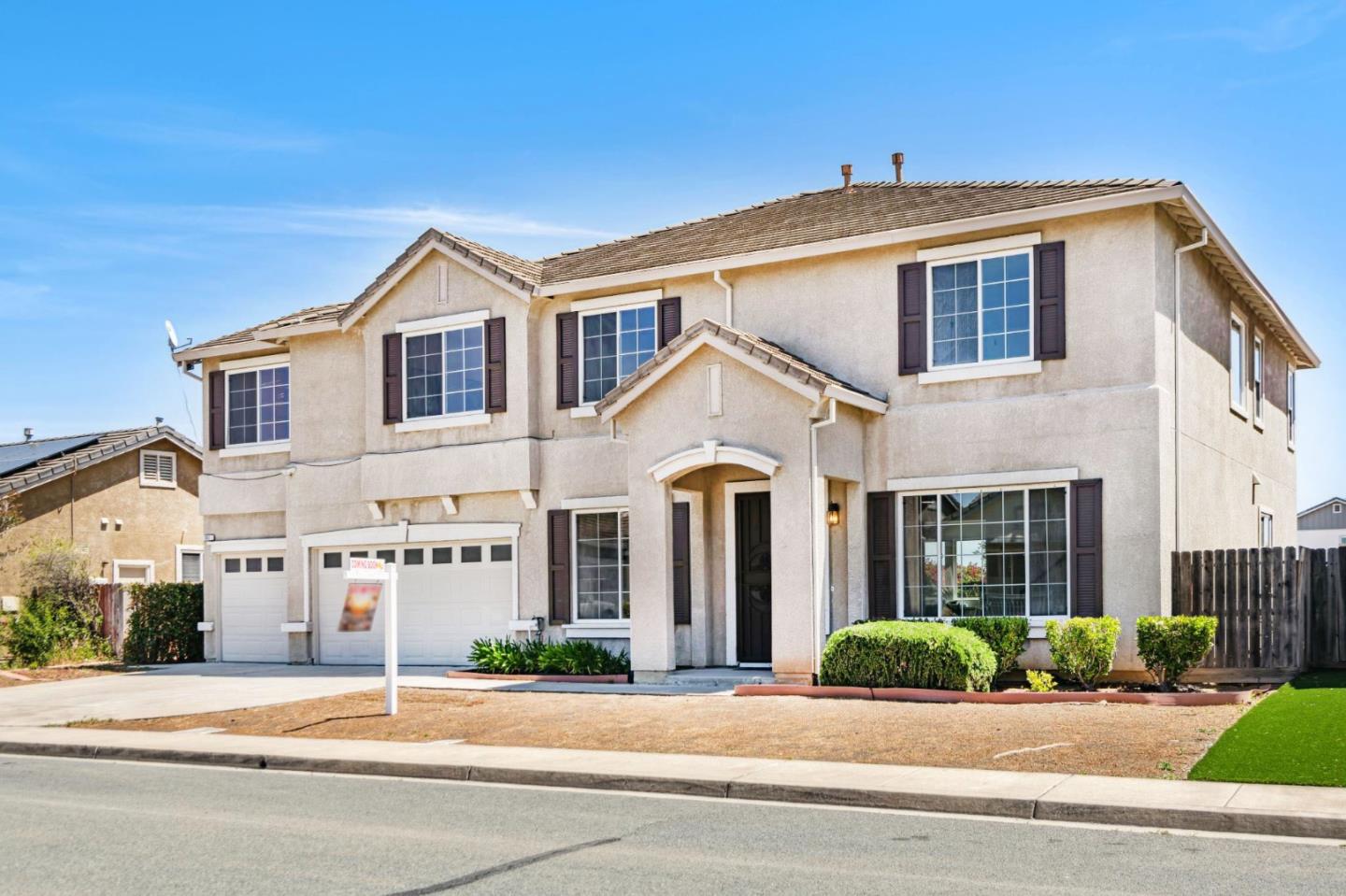 Detail Gallery Image 1 of 80 For 551 Silver Saddle Dr, Pittsburg,  CA 94565 - 6 Beds | 4 Baths