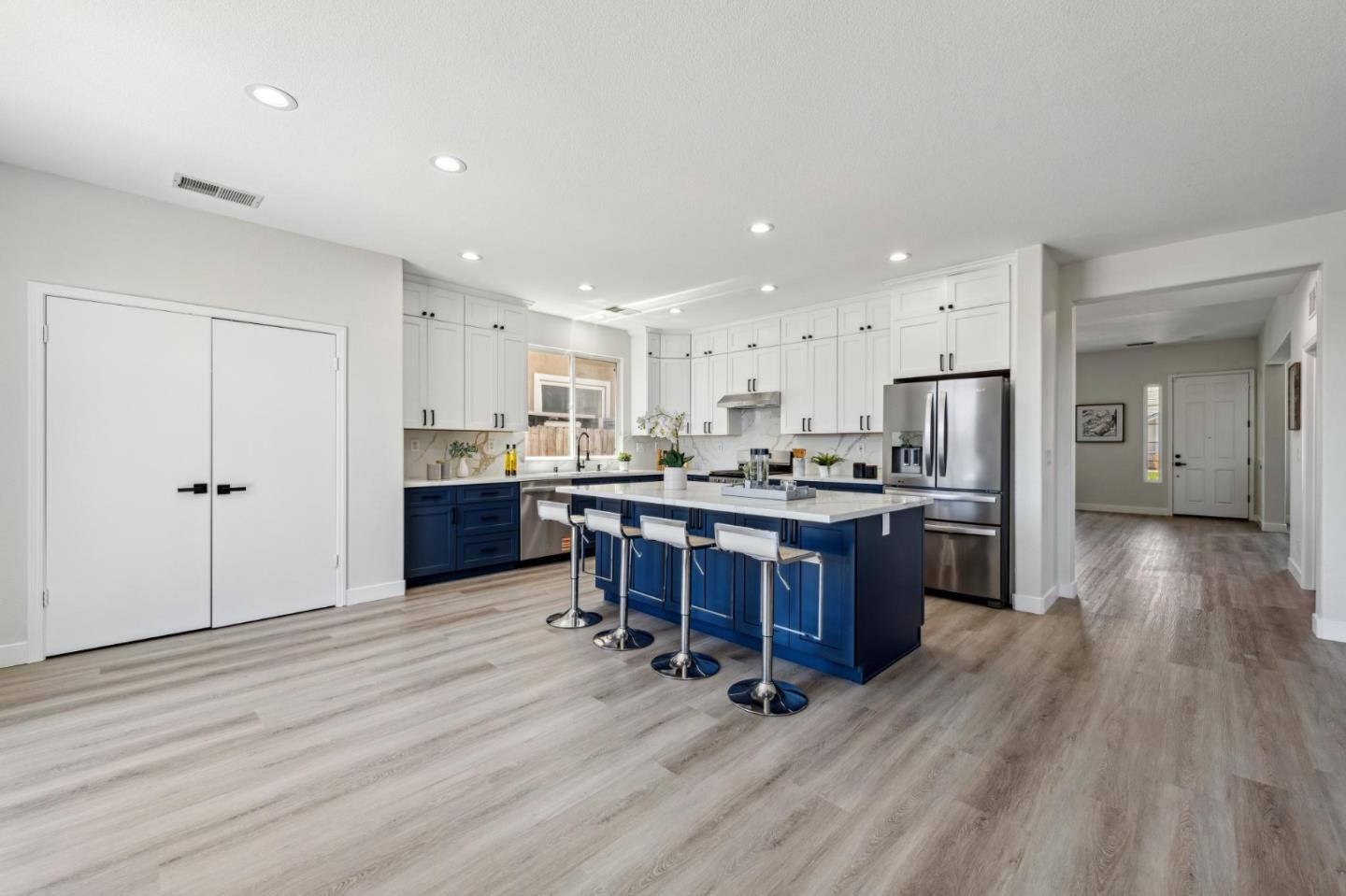 Detail Gallery Image 27 of 80 For 551 Silver Saddle Dr, Pittsburg,  CA 94565 - 6 Beds | 4 Baths