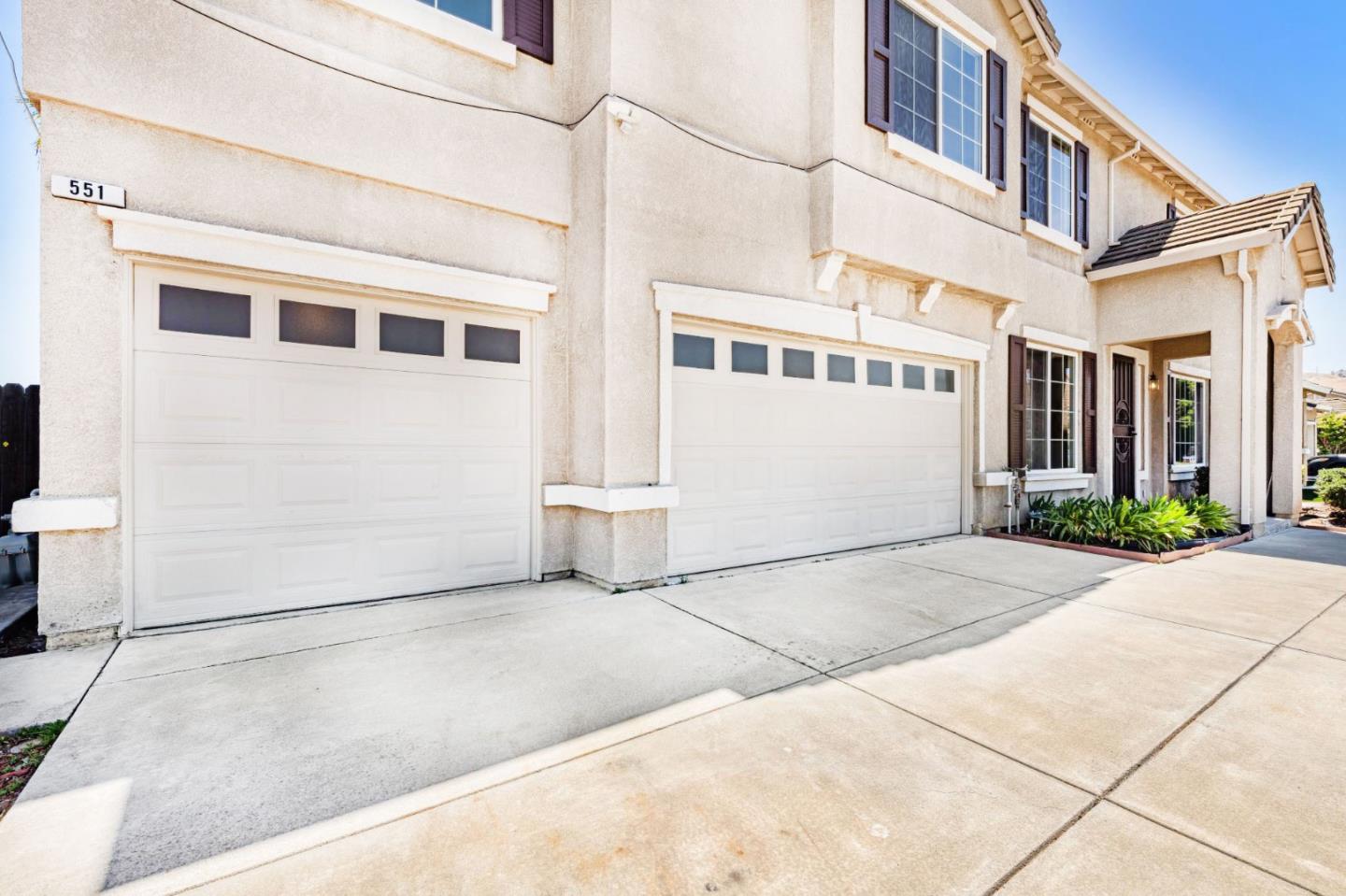Detail Gallery Image 8 of 80 For 551 Silver Saddle Dr, Pittsburg,  CA 94565 - 6 Beds | 4 Baths