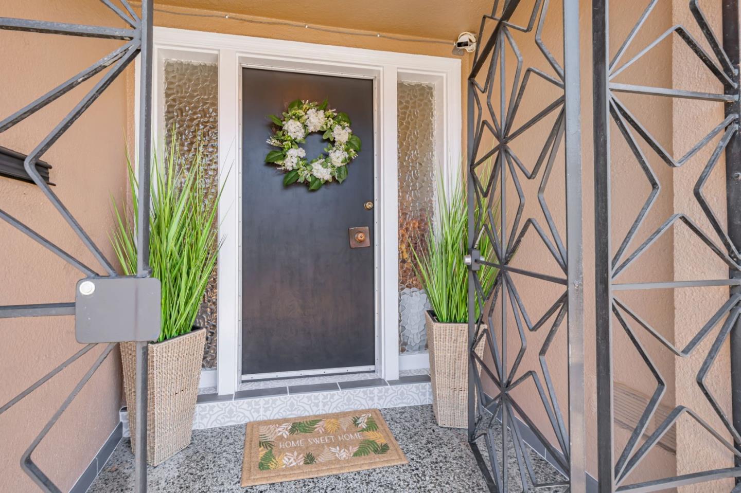 Detail Gallery Image 2 of 37 For 301 Madrid St, San Francisco,  CA 94112 - 3 Beds | 2 Baths