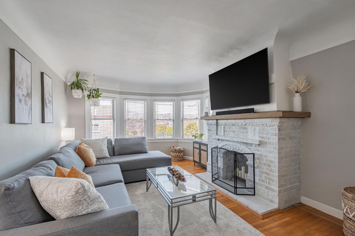 Detail Gallery Image 3 of 37 For 301 Madrid St, San Francisco,  CA 94112 - 3 Beds | 2 Baths