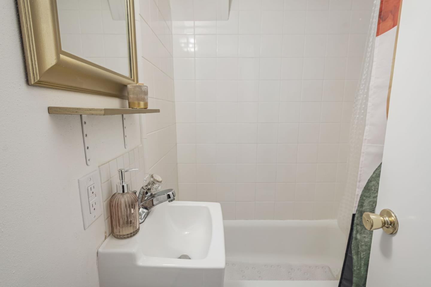 Detail Gallery Image 31 of 37 For 301 Madrid St, San Francisco,  CA 94112 - 3 Beds | 2 Baths