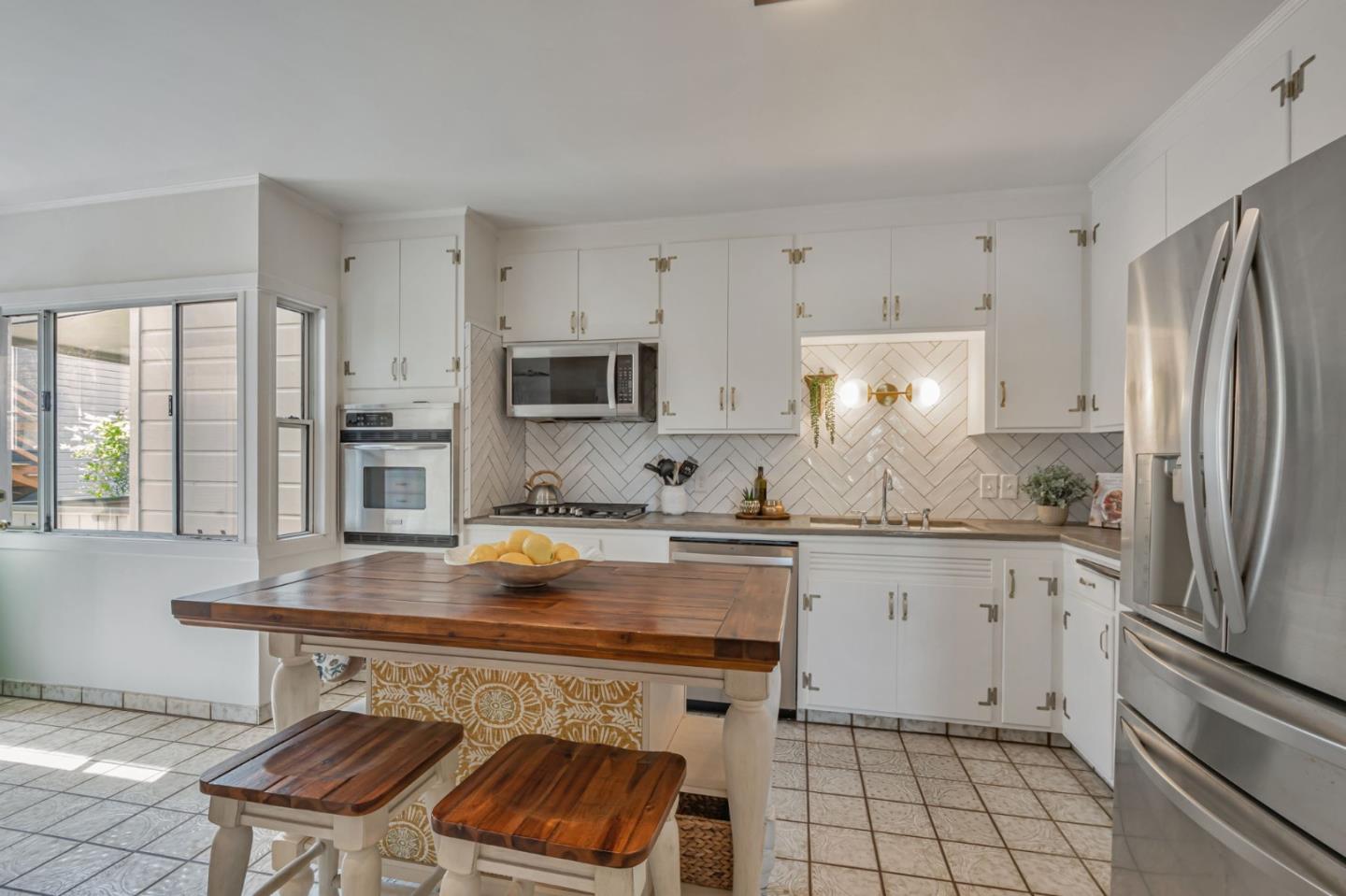 Detail Gallery Image 9 of 37 For 301 Madrid St, San Francisco,  CA 94112 - 3 Beds | 2 Baths
