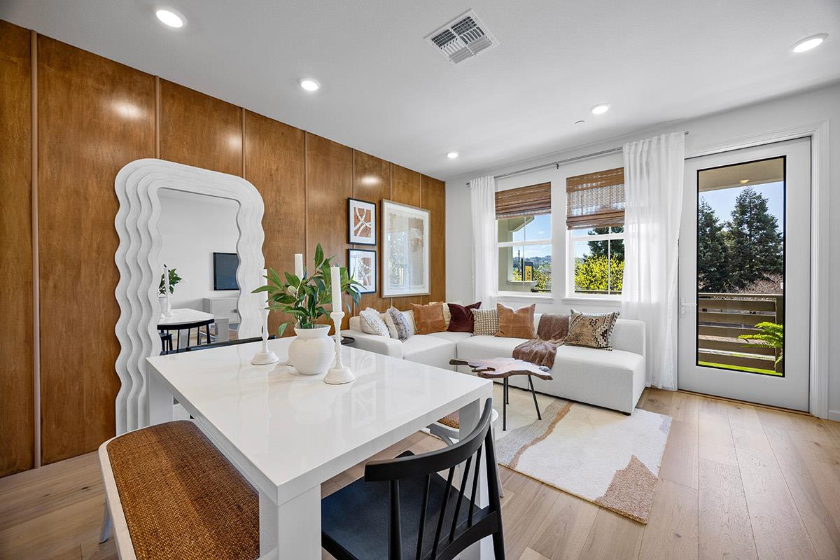 Detail Gallery Image 3 of 15 For 3820 Norbridge Ave, Castro Valley,  CA 94546 - 3 Beds | 3 Baths
