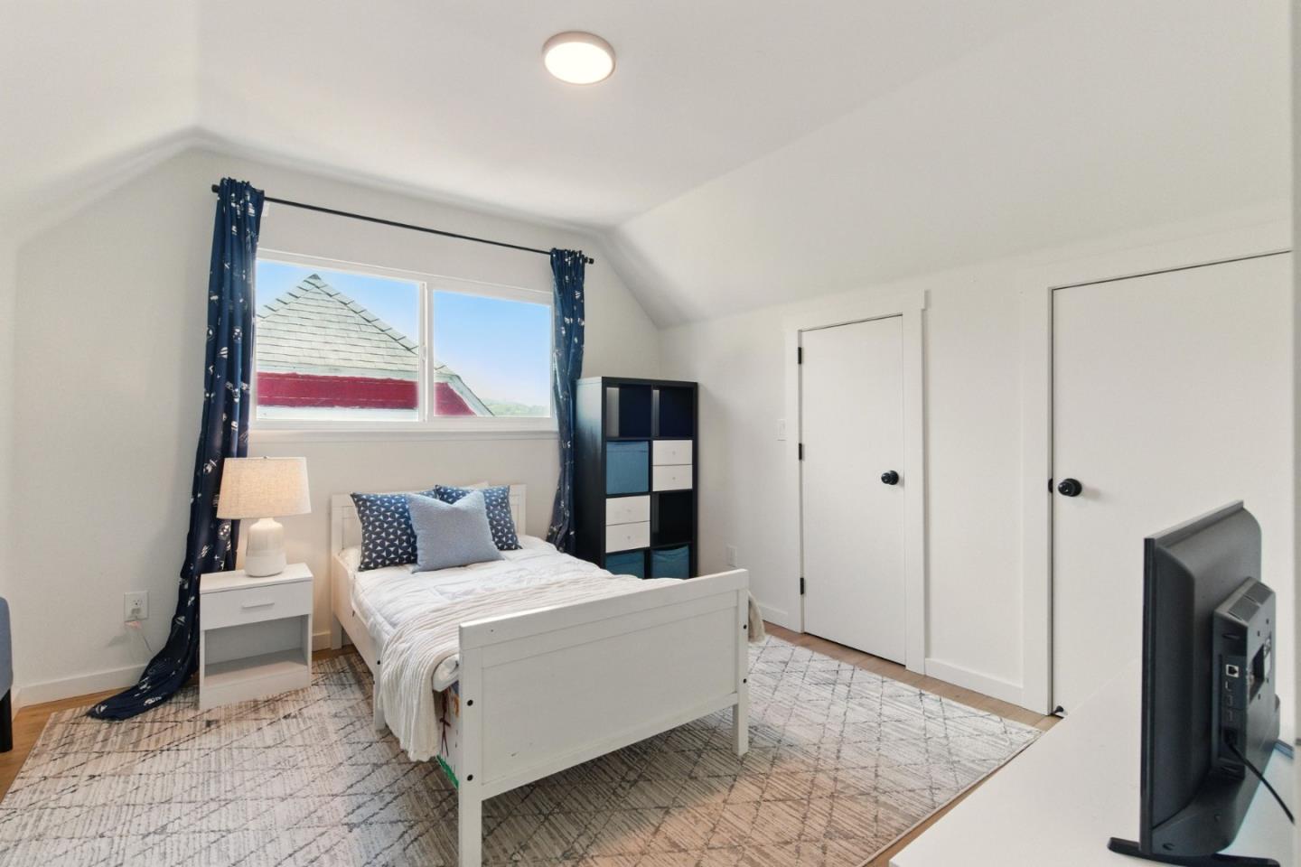 Detail Gallery Image 18 of 38 For 640 Heather Ct, Pacifica,  CA 94044 - 4 Beds | 2 Baths