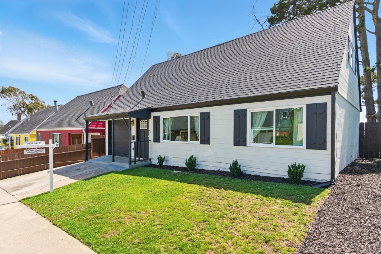 Detail Gallery Image 2 of 38 For 640 Heather Ct, Pacifica,  CA 94044 - 4 Beds | 2 Baths
