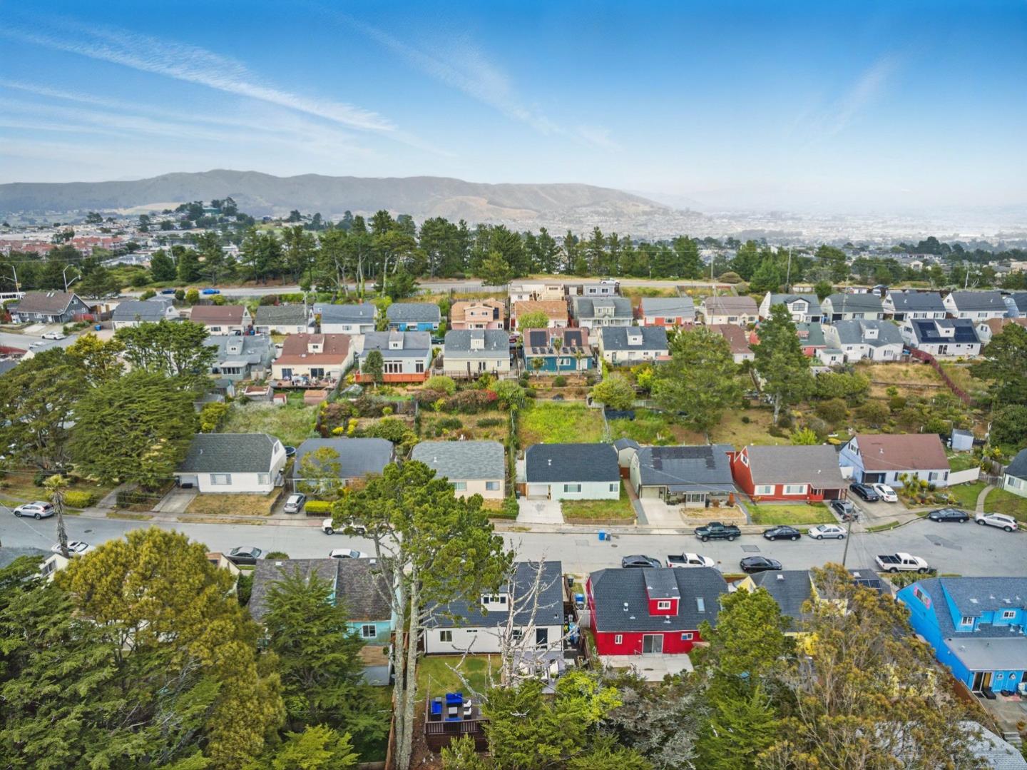 Detail Gallery Image 36 of 38 For 640 Heather Ct, Pacifica,  CA 94044 - 4 Beds | 2 Baths