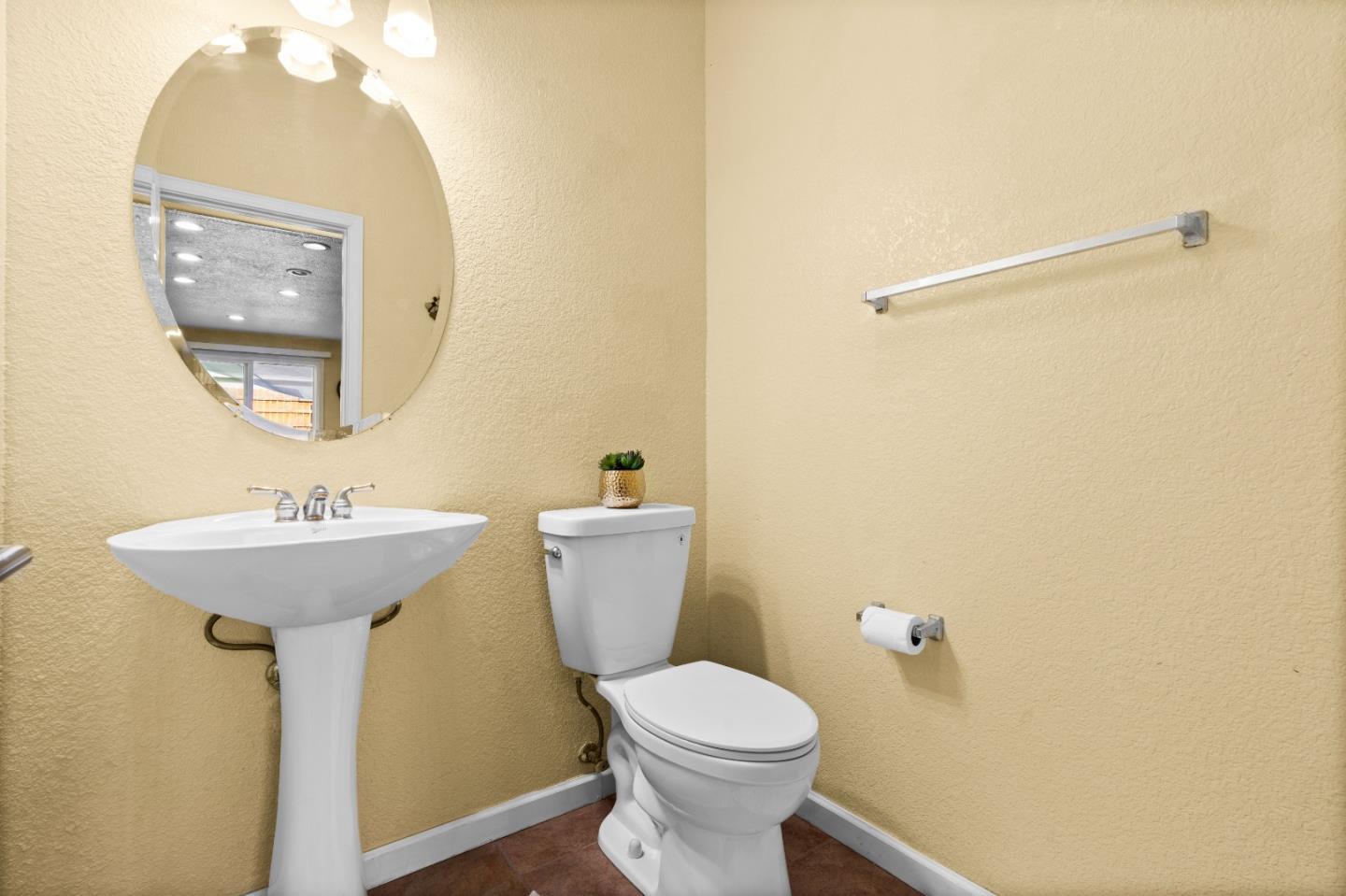 Detail Gallery Image 13 of 58 For 354 Vasconcellos Ave, Manteca,  CA 95336 - 5 Beds | 3/1 Baths