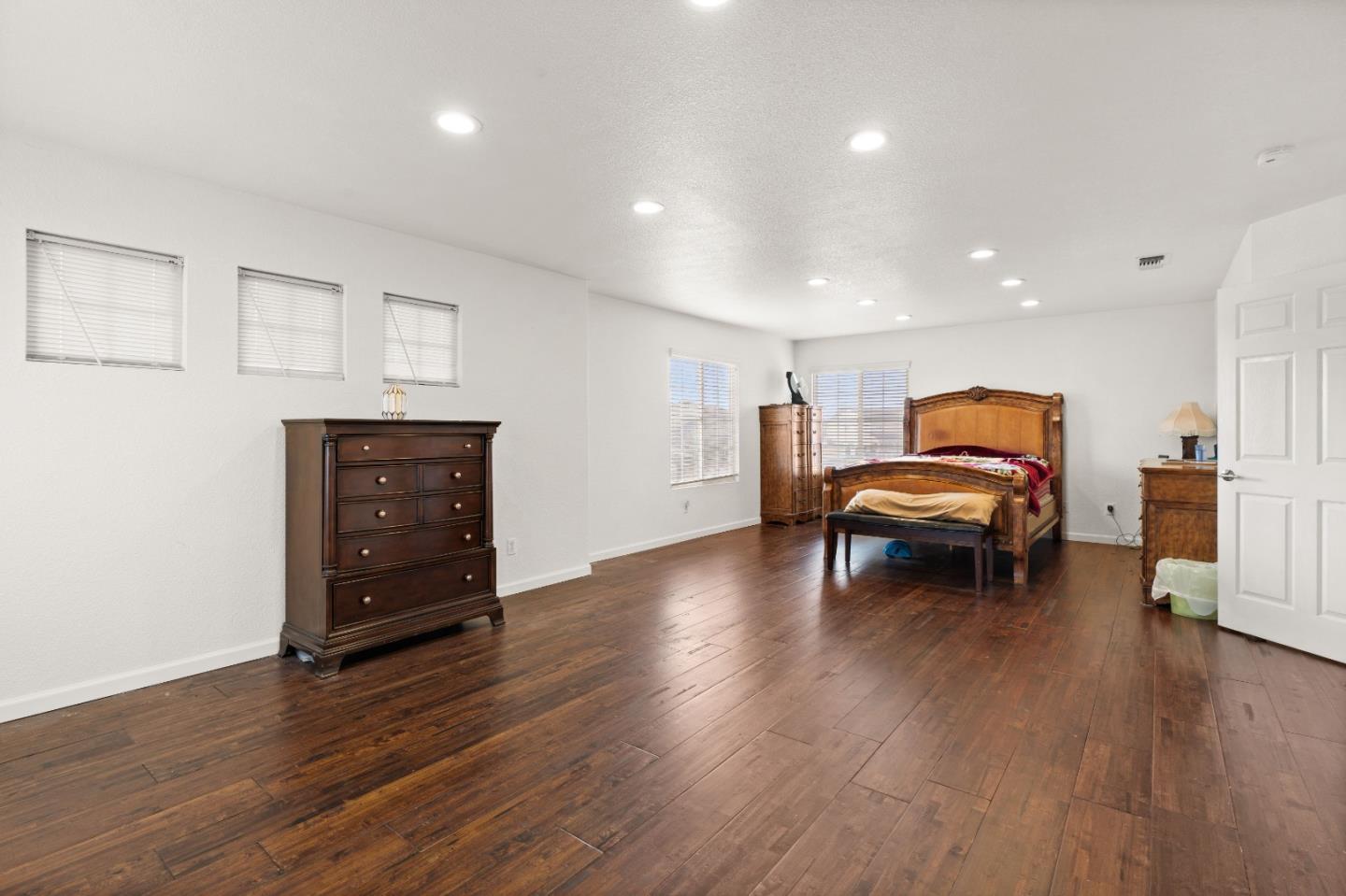 Detail Gallery Image 23 of 58 For 354 Vasconcellos Ave, Manteca,  CA 95336 - 5 Beds | 3/1 Baths