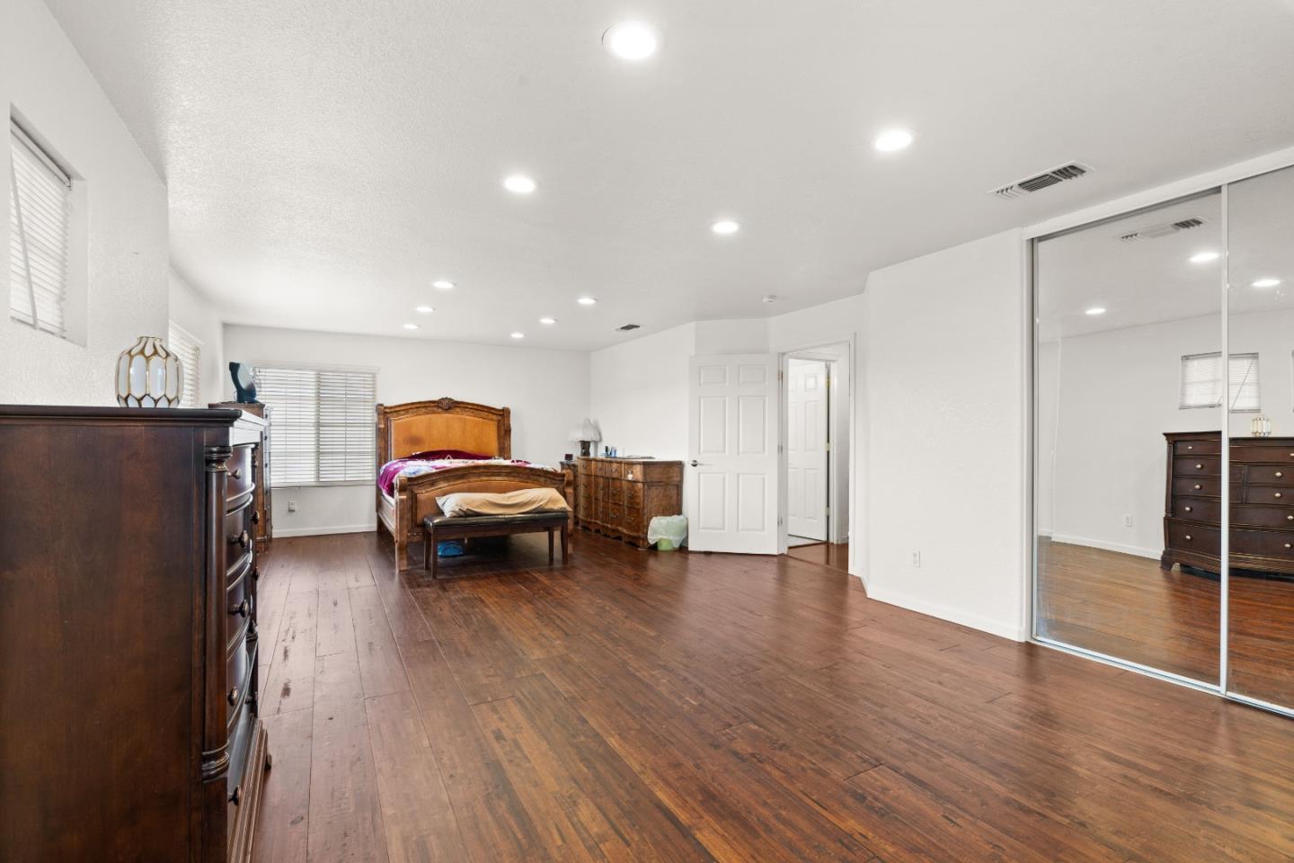 Detail Gallery Image 24 of 58 For 354 Vasconcellos Ave, Manteca,  CA 95336 - 5 Beds | 3/1 Baths