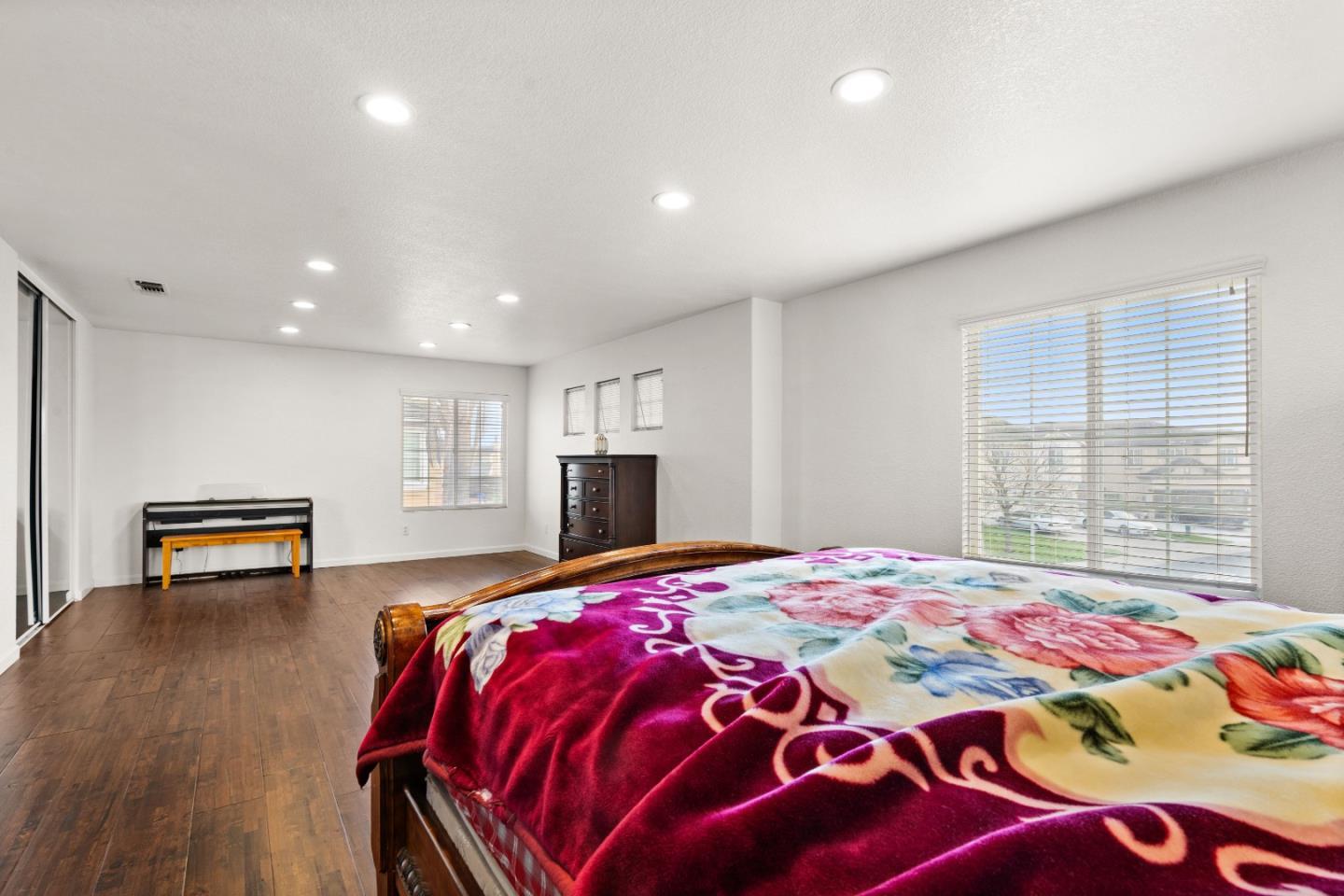 Detail Gallery Image 26 of 58 For 354 Vasconcellos Ave, Manteca,  CA 95336 - 5 Beds | 3/1 Baths