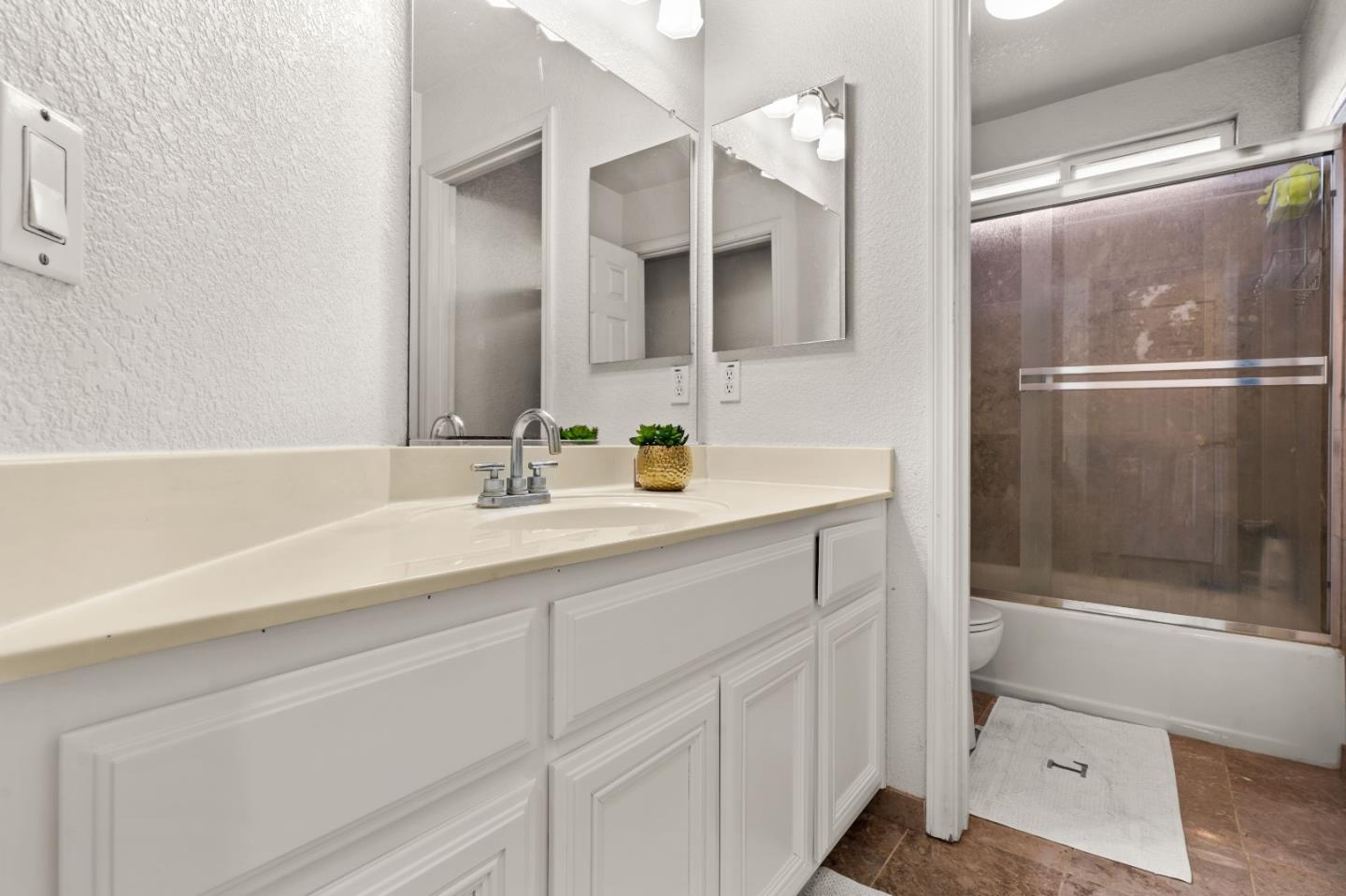Detail Gallery Image 27 of 58 For 354 Vasconcellos Ave, Manteca,  CA 95336 - 5 Beds | 3/1 Baths