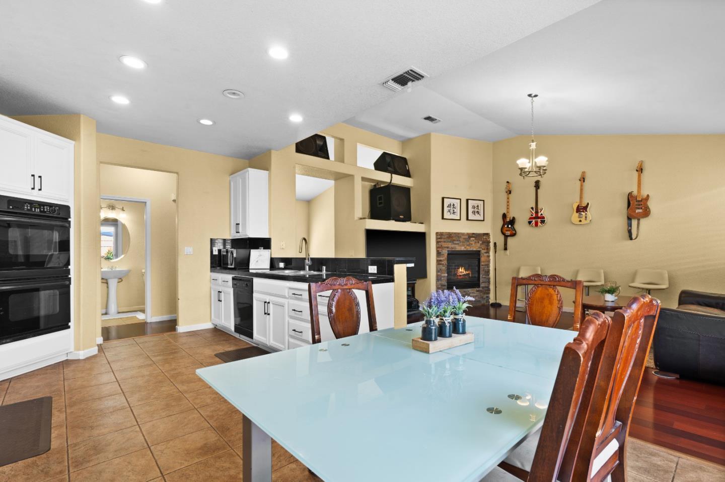 Detail Gallery Image 41 of 58 For 354 Vasconcellos Ave, Manteca,  CA 95336 - 5 Beds | 3/1 Baths
