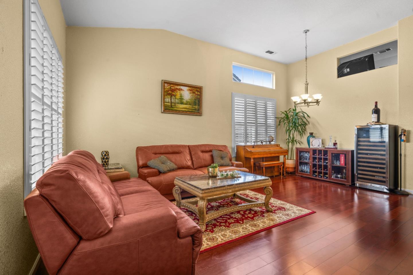 Detail Gallery Image 7 of 58 For 354 Vasconcellos Ave, Manteca,  CA 95336 - 5 Beds | 3/1 Baths