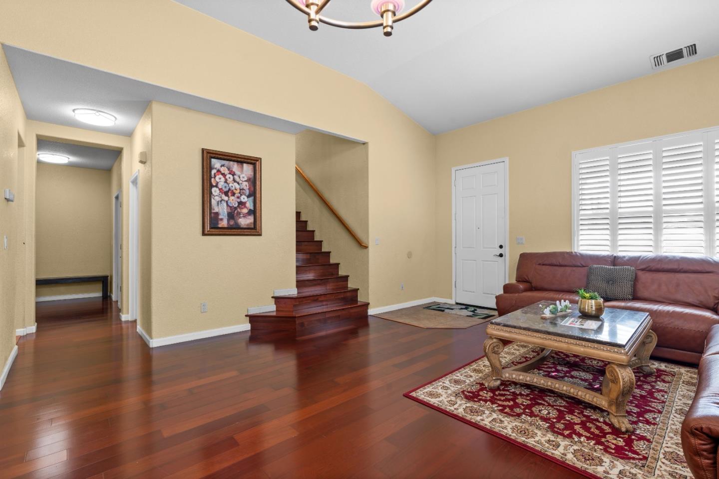 Detail Gallery Image 8 of 58 For 354 Vasconcellos Ave, Manteca,  CA 95336 - 5 Beds | 3/1 Baths
