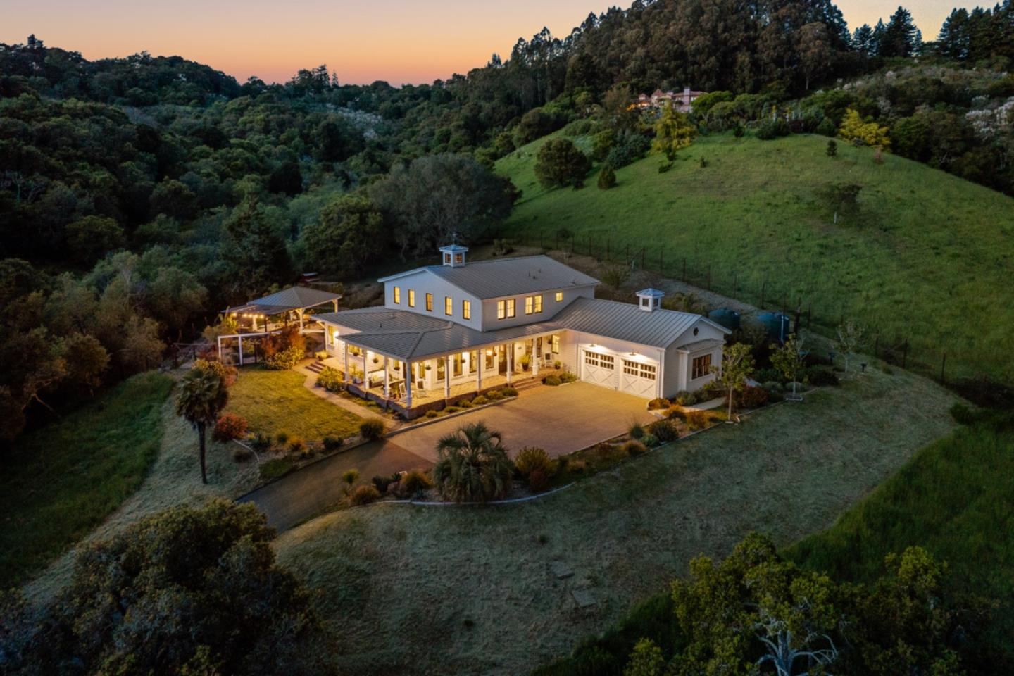 Detail Gallery Image 4 of 52 For 365 Race Horse Ln, La Selva Beach,  CA 95076 - 4 Beds | 3 Baths