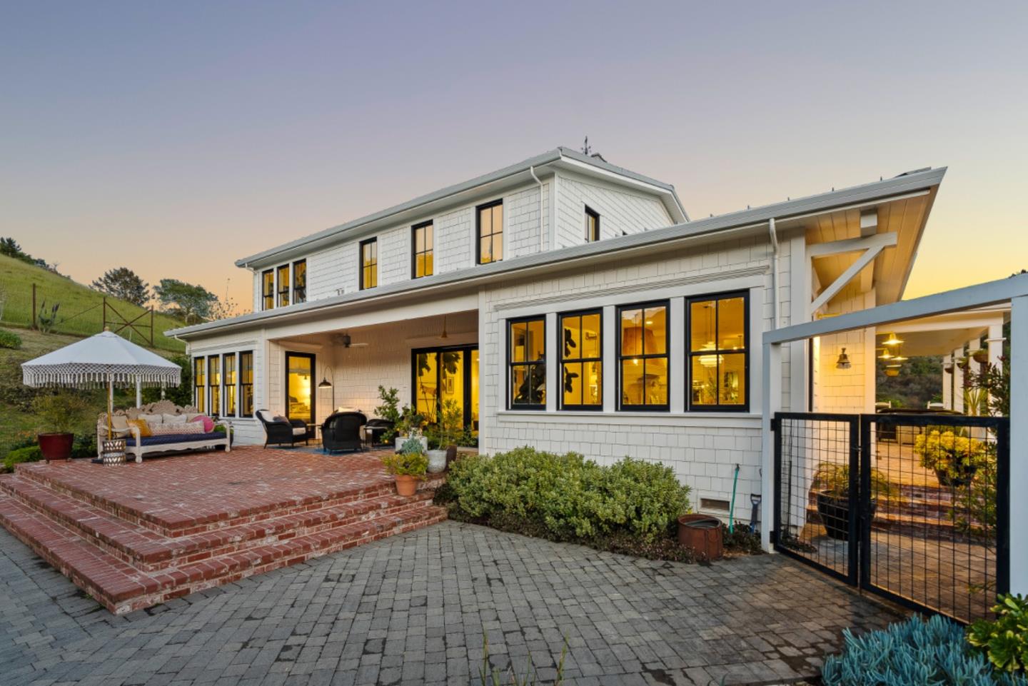 Detail Gallery Image 5 of 52 For 365 Race Horse Ln, La Selva Beach,  CA 95076 - 4 Beds | 3 Baths