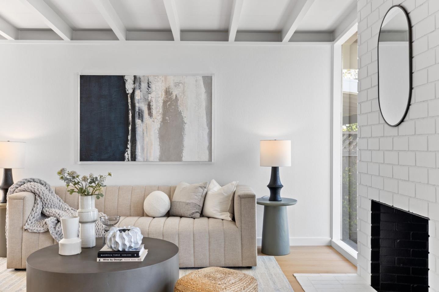 Detail Gallery Image 2 of 20 For 1763 Spring St, Mountain View,  CA 94043 - 3 Beds | 2 Baths