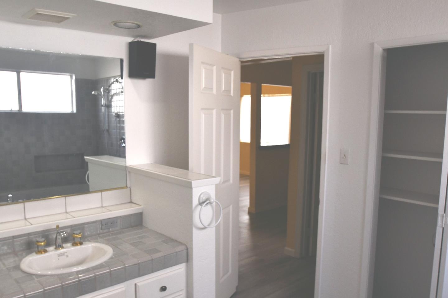 Detail Gallery Image 11 of 30 For 459 Heathcliff Dr, Pacifica,  CA 94044 - 3 Beds | 2 Baths