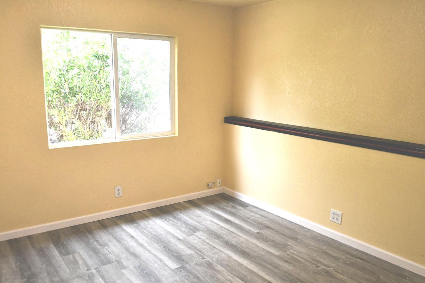 Detail Gallery Image 13 of 30 For 459 Heathcliff Dr, Pacifica,  CA 94044 - 3 Beds | 2 Baths