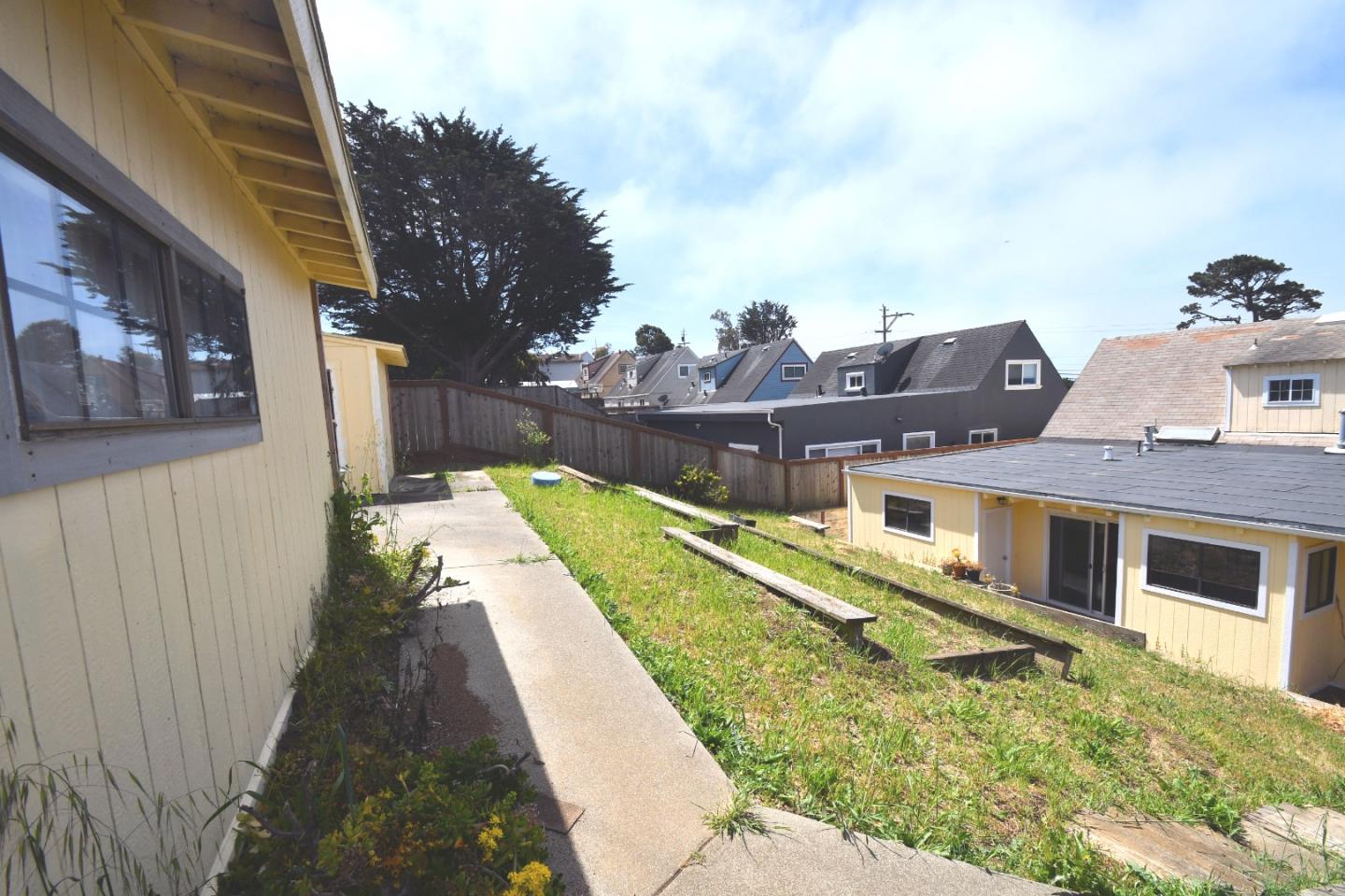 Detail Gallery Image 25 of 30 For 459 Heathcliff Dr, Pacifica,  CA 94044 - 3 Beds | 2 Baths