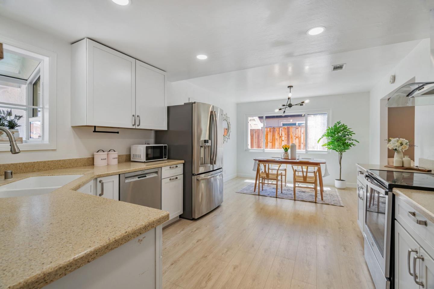 Detail Gallery Image 10 of 30 For 2050 Coolidge Dr, Santa Clara,  CA 95051 - 3 Beds | 2 Baths