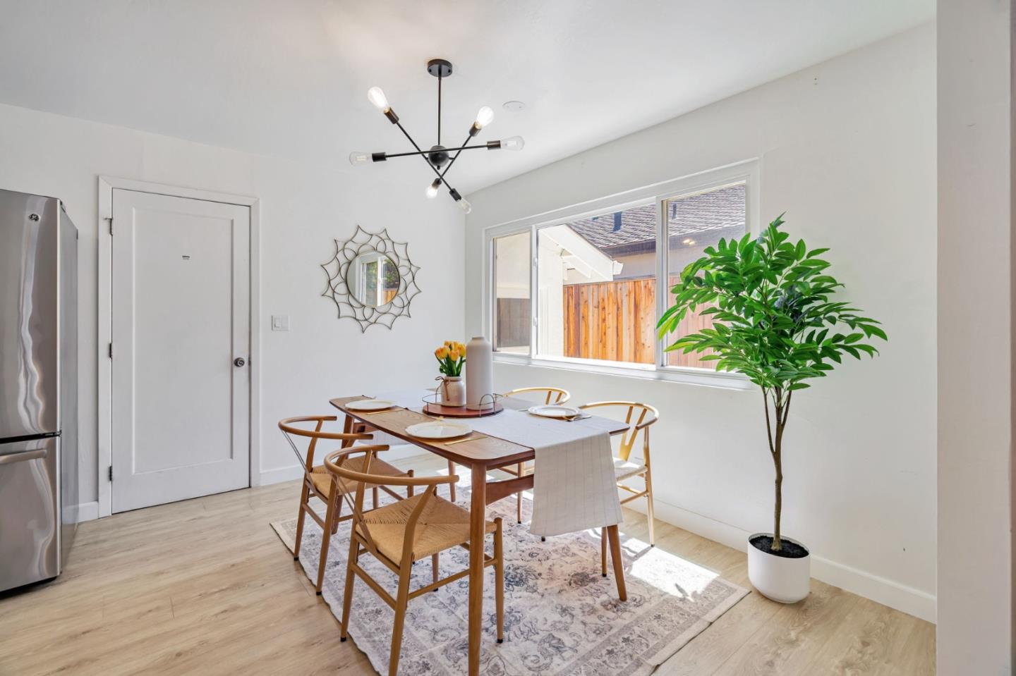 Detail Gallery Image 11 of 30 For 2050 Coolidge Dr, Santa Clara,  CA 95051 - 3 Beds | 2 Baths