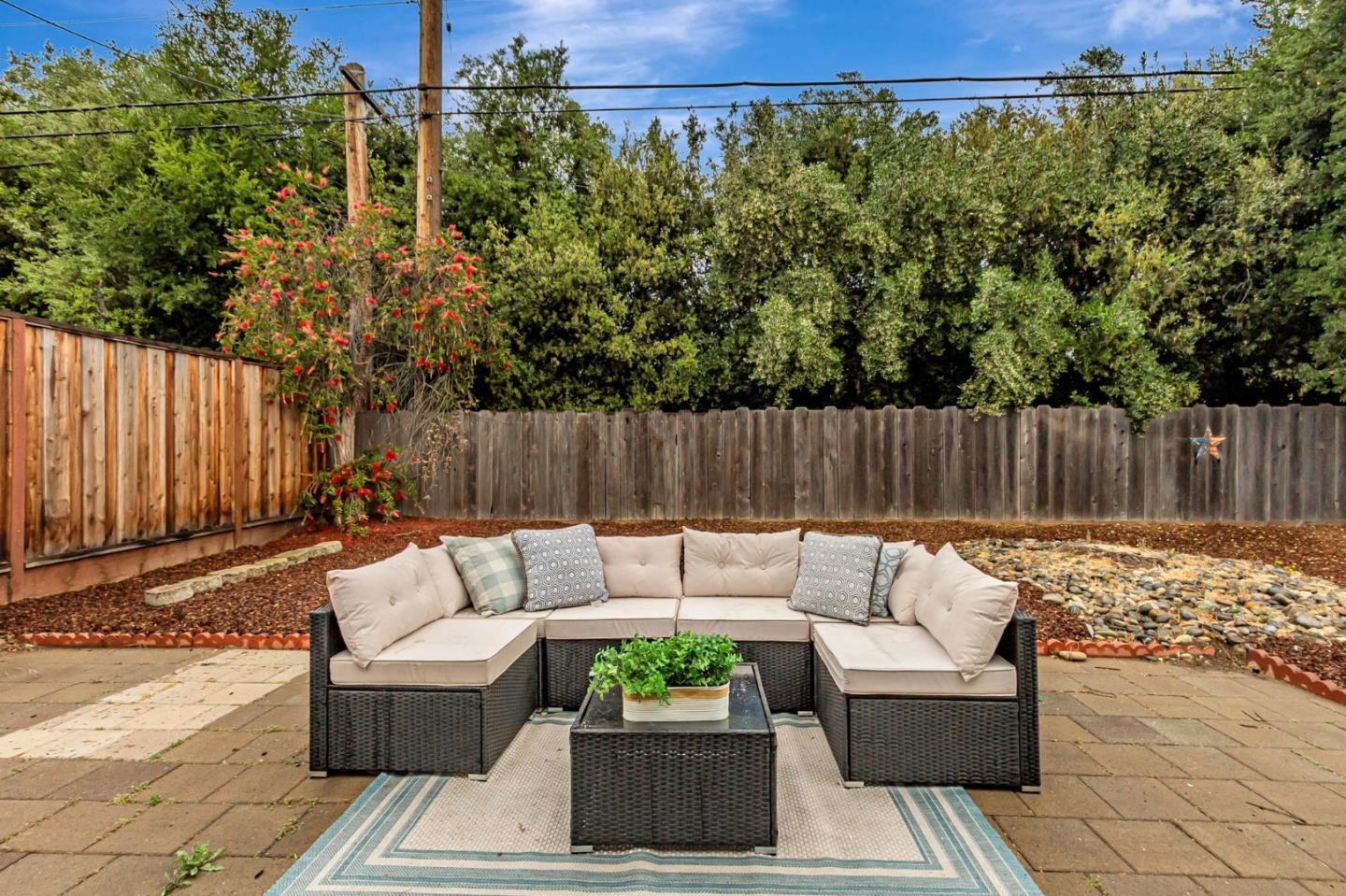 Detail Gallery Image 23 of 30 For 2050 Coolidge Dr, Santa Clara,  CA 95051 - 3 Beds | 2 Baths