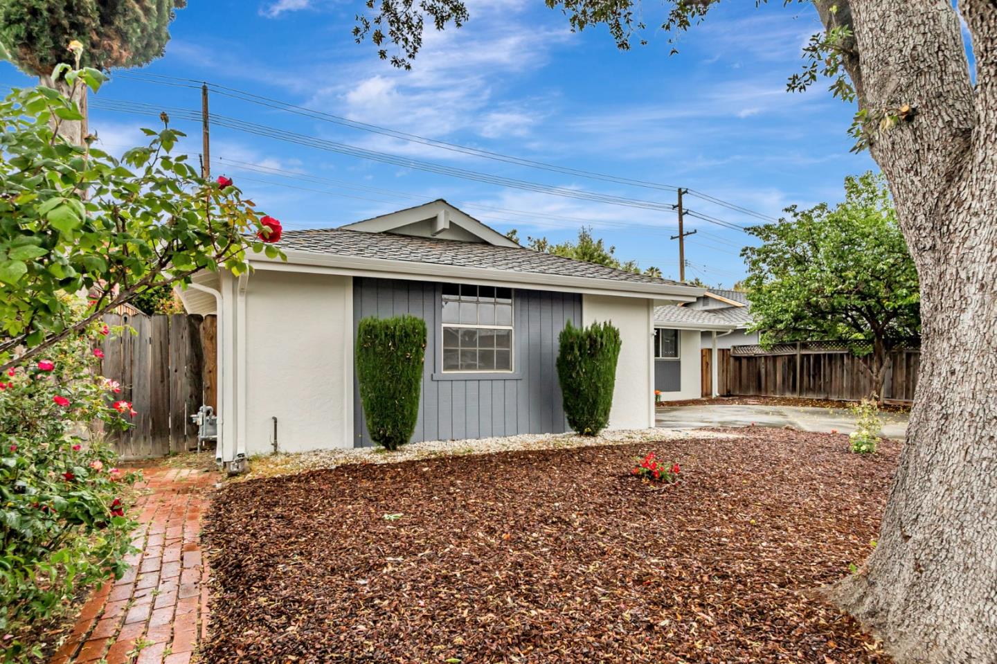 Detail Gallery Image 3 of 30 For 2050 Coolidge Dr, Santa Clara,  CA 95051 - 3 Beds | 2 Baths