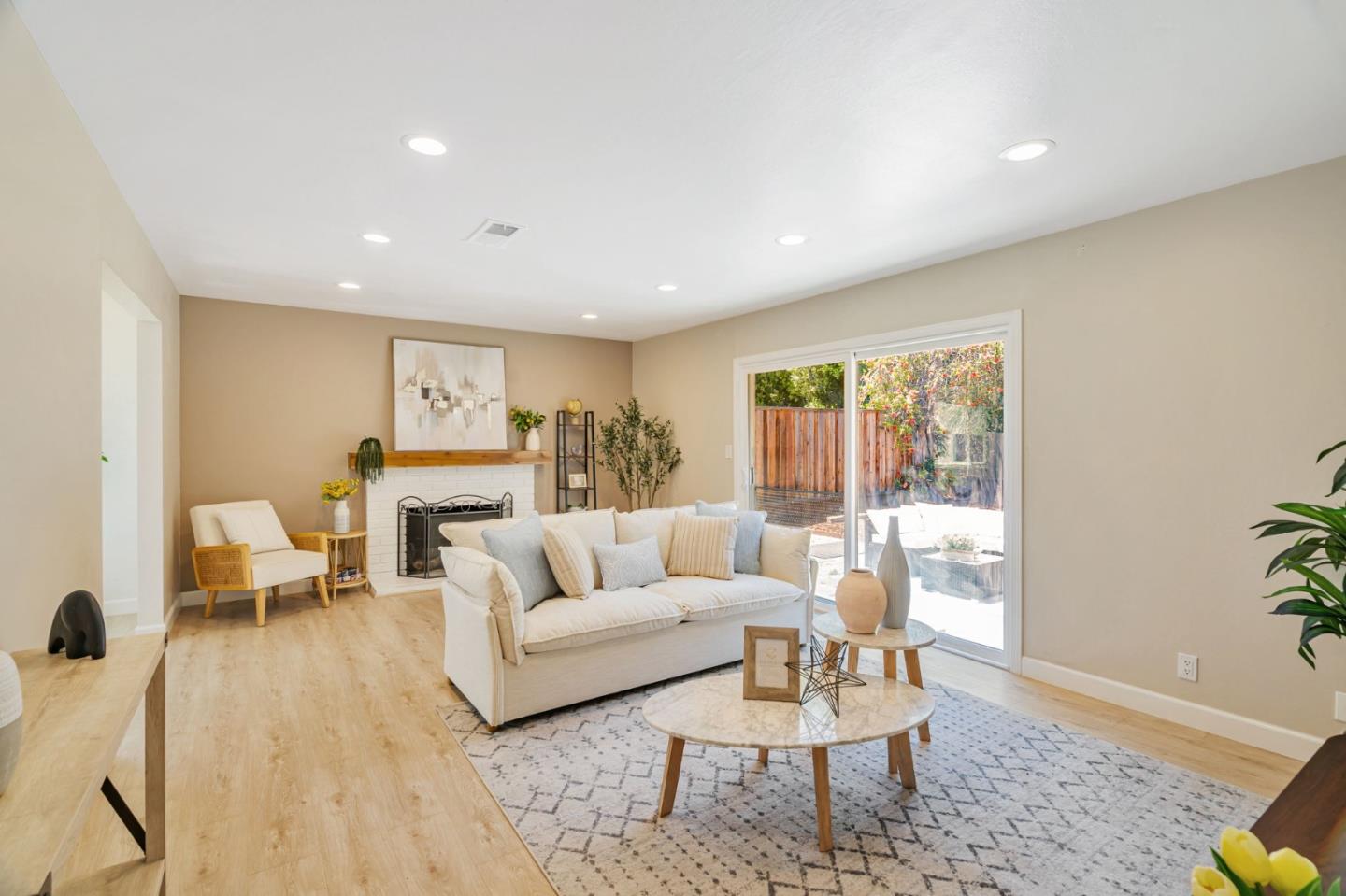 Detail Gallery Image 4 of 30 For 2050 Coolidge Dr, Santa Clara,  CA 95051 - 3 Beds | 2 Baths