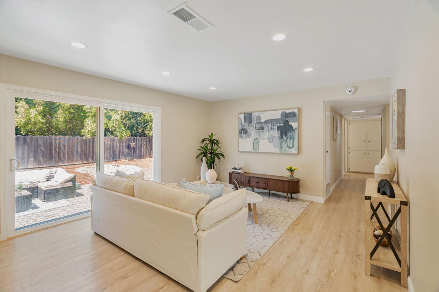 Detail Gallery Image 5 of 30 For 2050 Coolidge Dr, Santa Clara,  CA 95051 - 3 Beds | 2 Baths