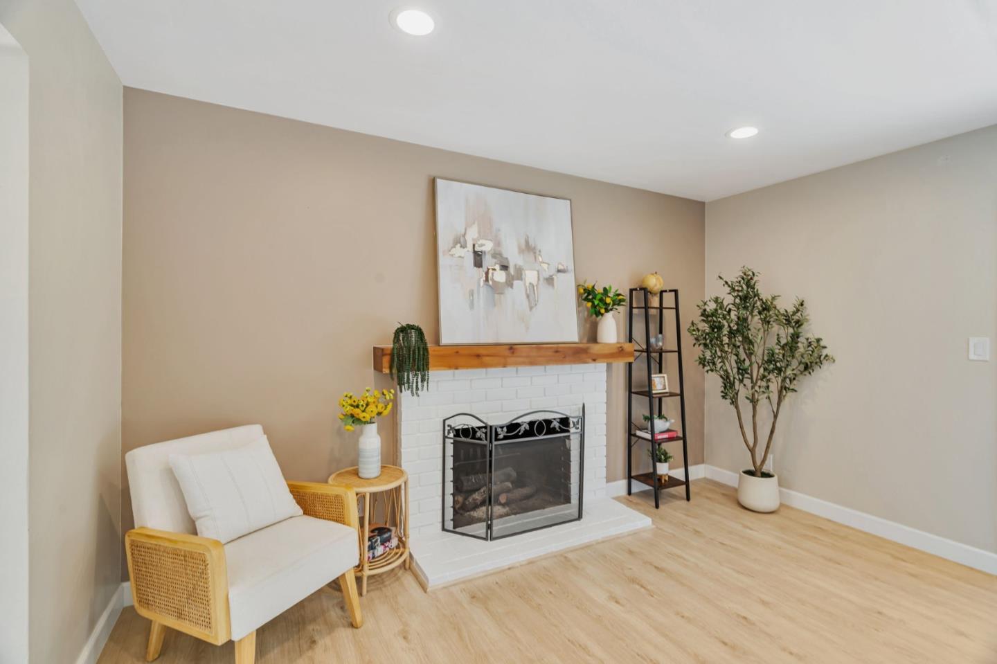 Detail Gallery Image 6 of 30 For 2050 Coolidge Dr, Santa Clara,  CA 95051 - 3 Beds | 2 Baths