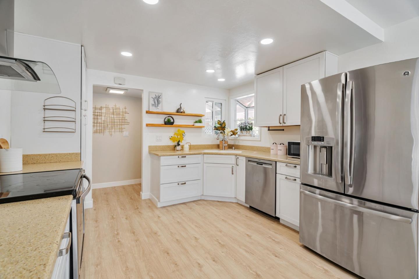 Detail Gallery Image 9 of 30 For 2050 Coolidge Dr, Santa Clara,  CA 95051 - 3 Beds | 2 Baths