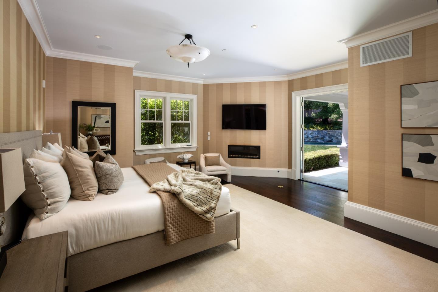 Detail Gallery Image 14 of 39 For 26074 Mulberry Ln, Los Altos Hills,  CA 94022 - 6 Beds | 6/1 Baths