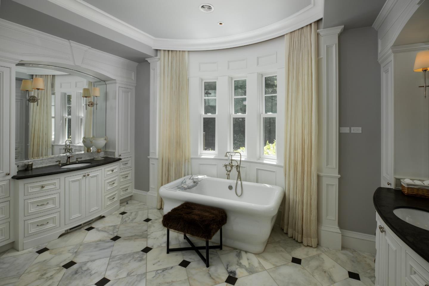 Detail Gallery Image 15 of 39 For 26074 Mulberry Ln, Los Altos Hills,  CA 94022 - 6 Beds | 6/1 Baths