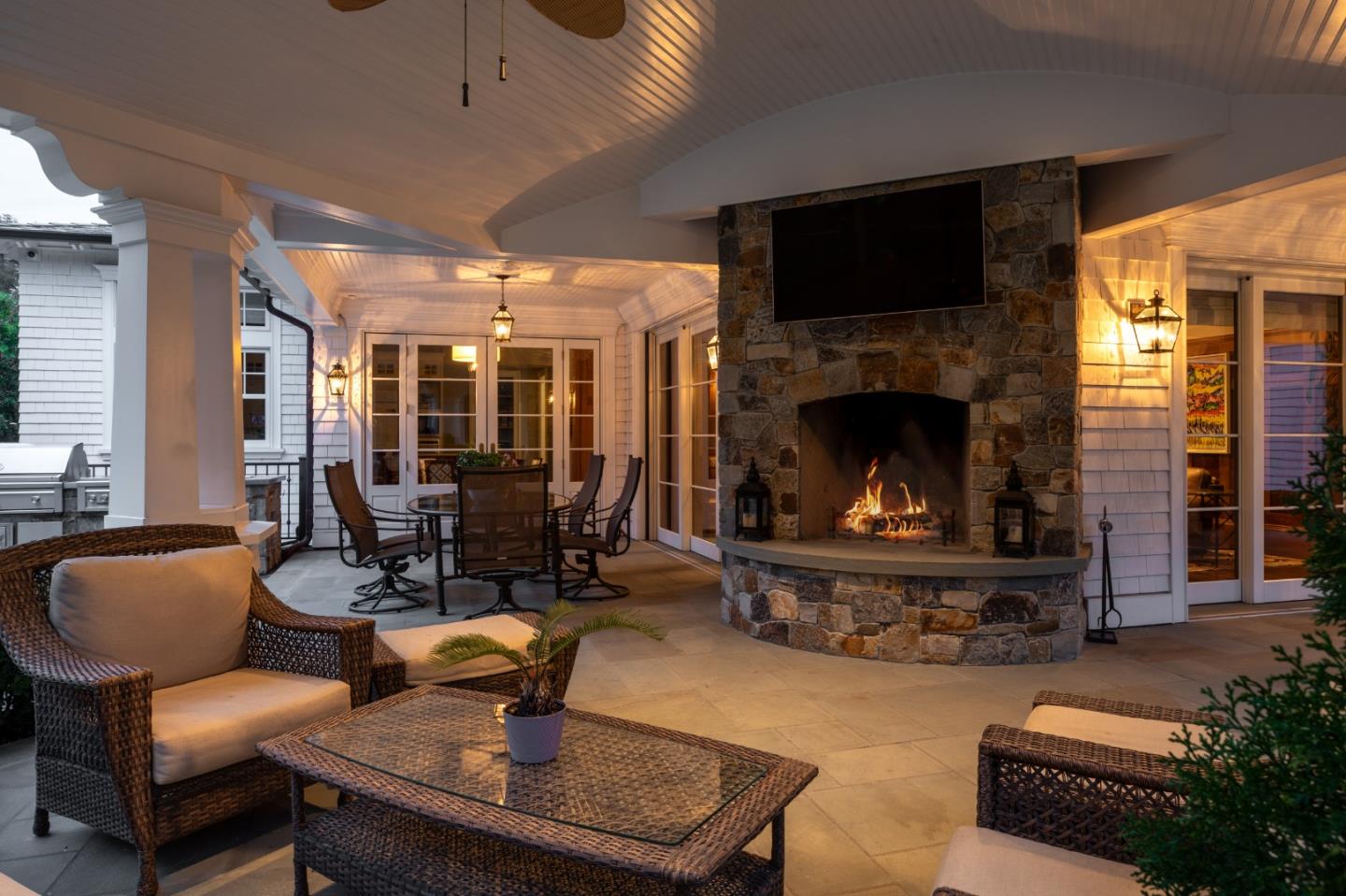 Detail Gallery Image 18 of 39 For 26074 Mulberry Ln, Los Altos Hills,  CA 94022 - 6 Beds | 6/1 Baths