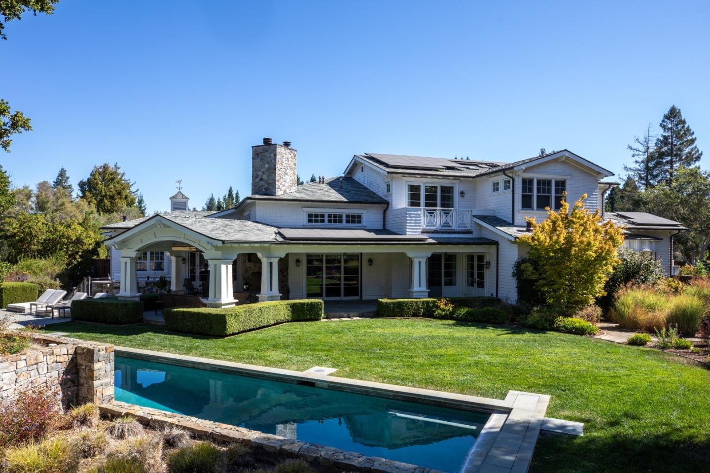 Detail Gallery Image 2 of 39 For 26074 Mulberry Ln, Los Altos Hills,  CA 94022 - 6 Beds | 6/1 Baths