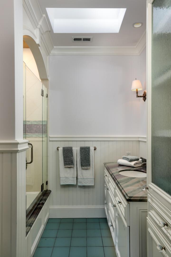 Detail Gallery Image 28 of 39 For 26074 Mulberry Ln, Los Altos Hills,  CA 94022 - 6 Beds | 6/1 Baths