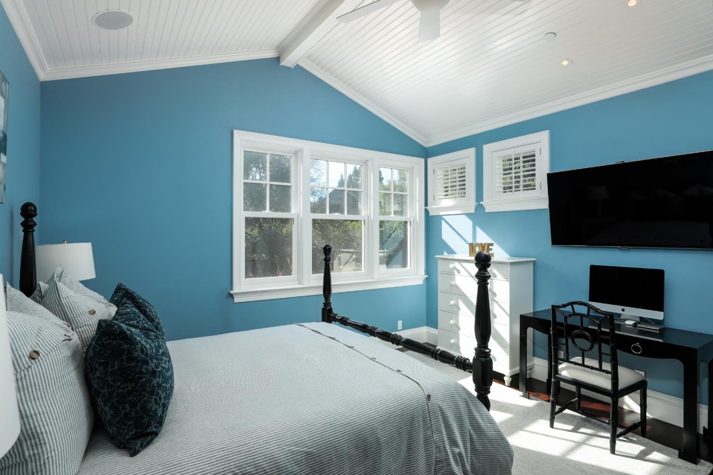 Detail Gallery Image 29 of 39 For 26074 Mulberry Ln, Los Altos Hills,  CA 94022 - 6 Beds | 6/1 Baths