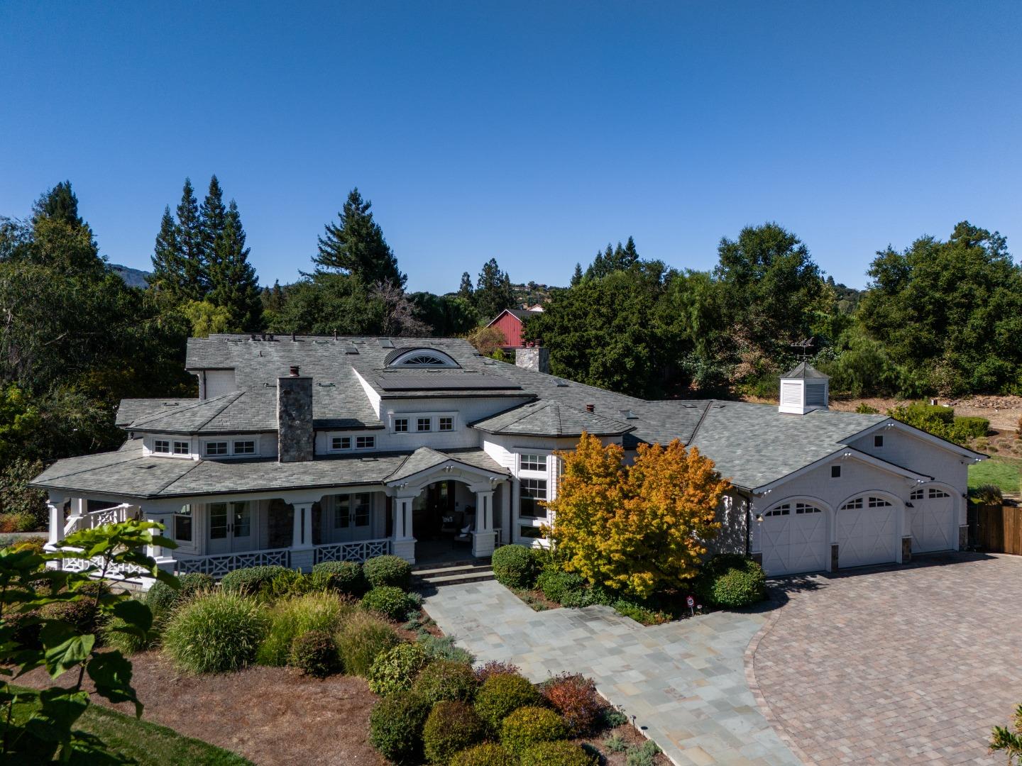 Detail Gallery Image 3 of 39 For 26074 Mulberry Ln, Los Altos Hills,  CA 94022 - 6 Beds | 6/1 Baths
