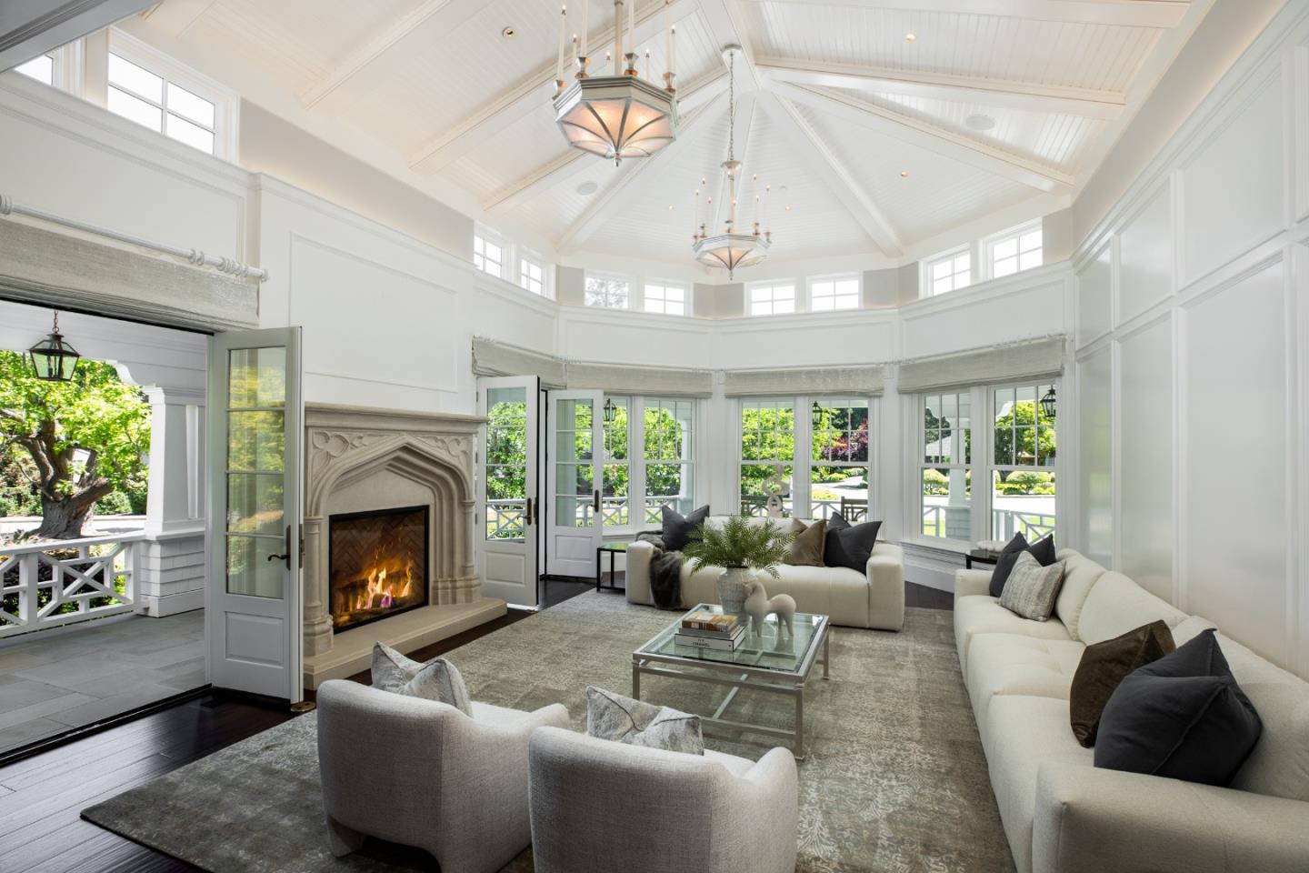 Detail Gallery Image 4 of 39 For 26074 Mulberry Ln, Los Altos Hills,  CA 94022 - 6 Beds | 6/1 Baths
