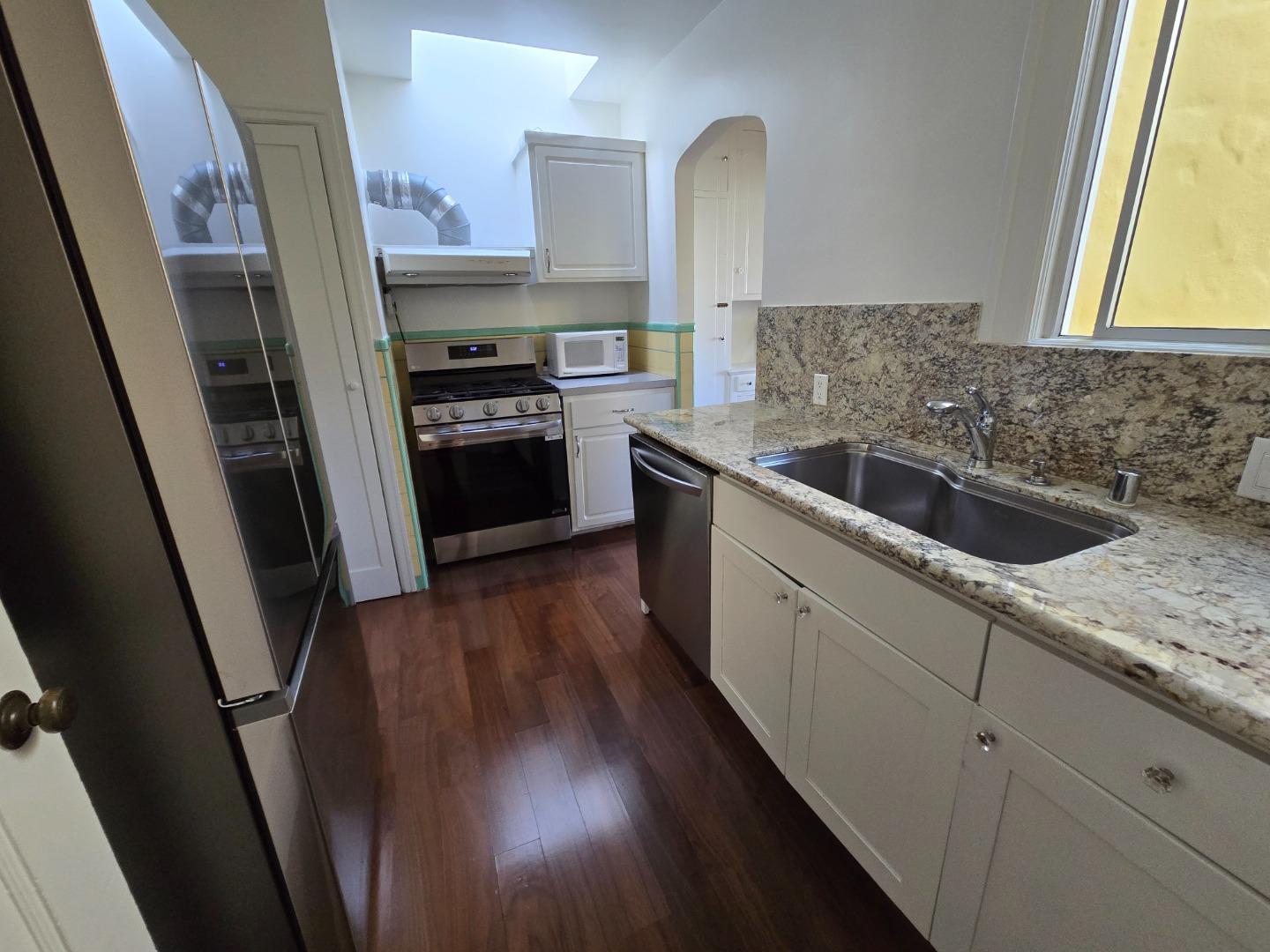 Detail Gallery Image 12 of 38 For 2259 27th Ave, San Francisco,  CA 94116 - 3 Beds | 2/1 Baths